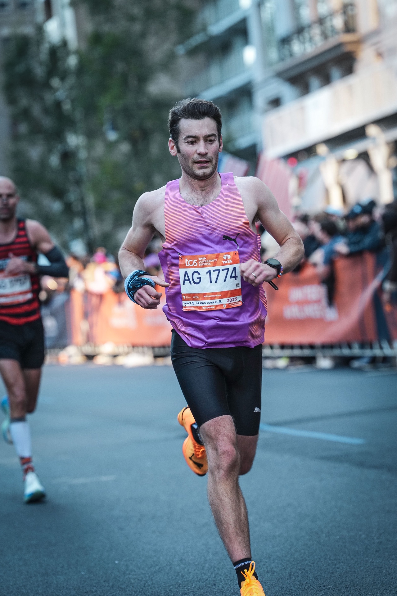 Nick Weston racing the TCS New York City Marathon 2025 in 2:33:51, qualifying for the Abbott Age Group World Championships